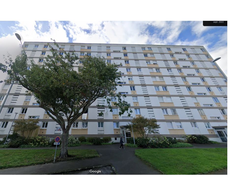 RUE DE CHAMPAGNE - APPARTEMENT - T4 DE 77 M2 - 2 CHAMBRES (POSSIBLE 3) - LUMINEUX - SPACIEUX - DALLE BETON - CHAUFFAGE COLLECTIF URBAIN (SPERNOT) - CAVE.